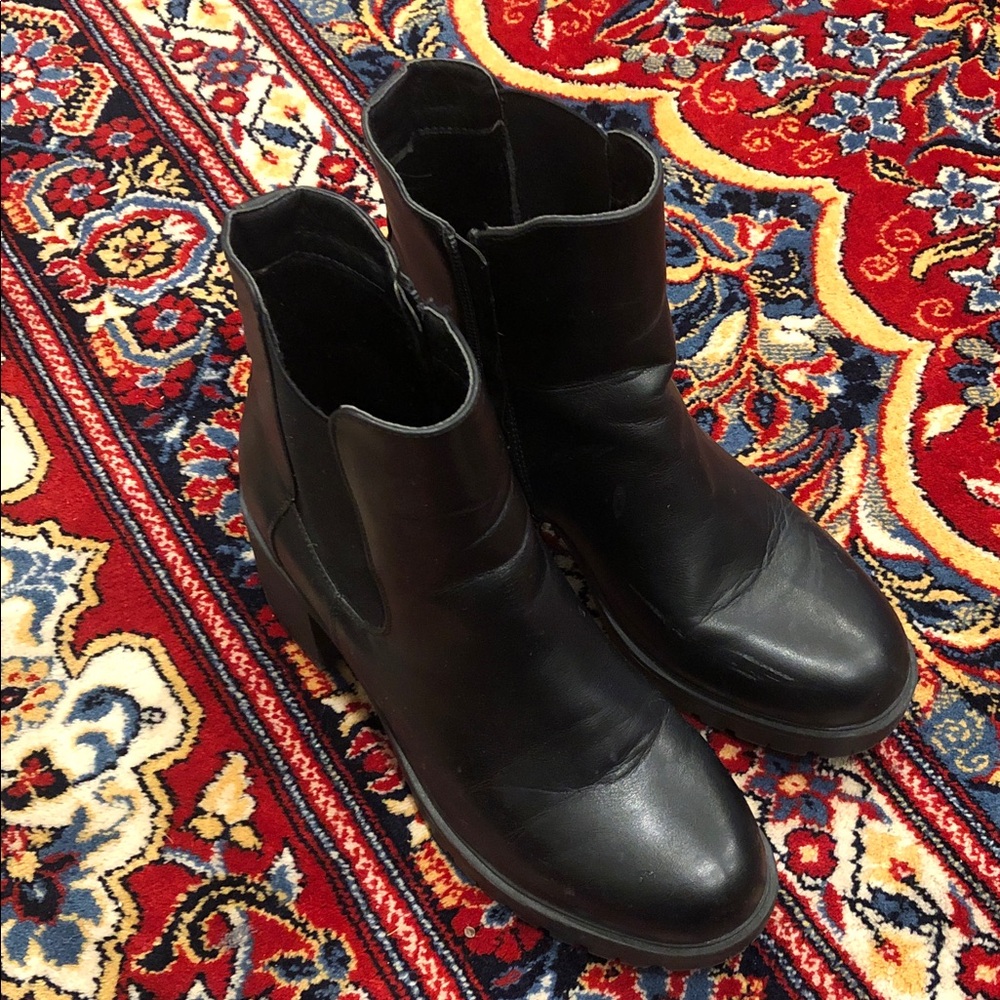D’lish chunky heeled boots size 10